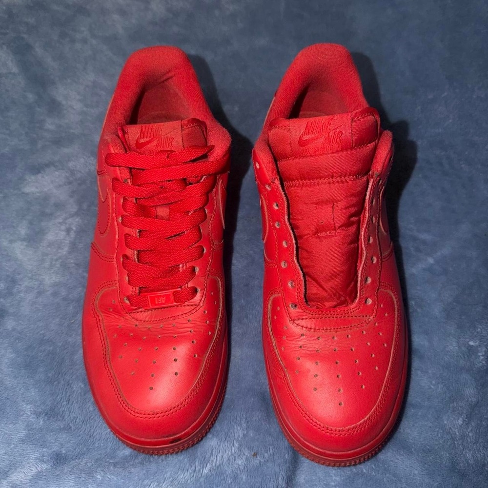 Nike Air Force 1‎ red sneakers missing 1 shoe lace men size 8